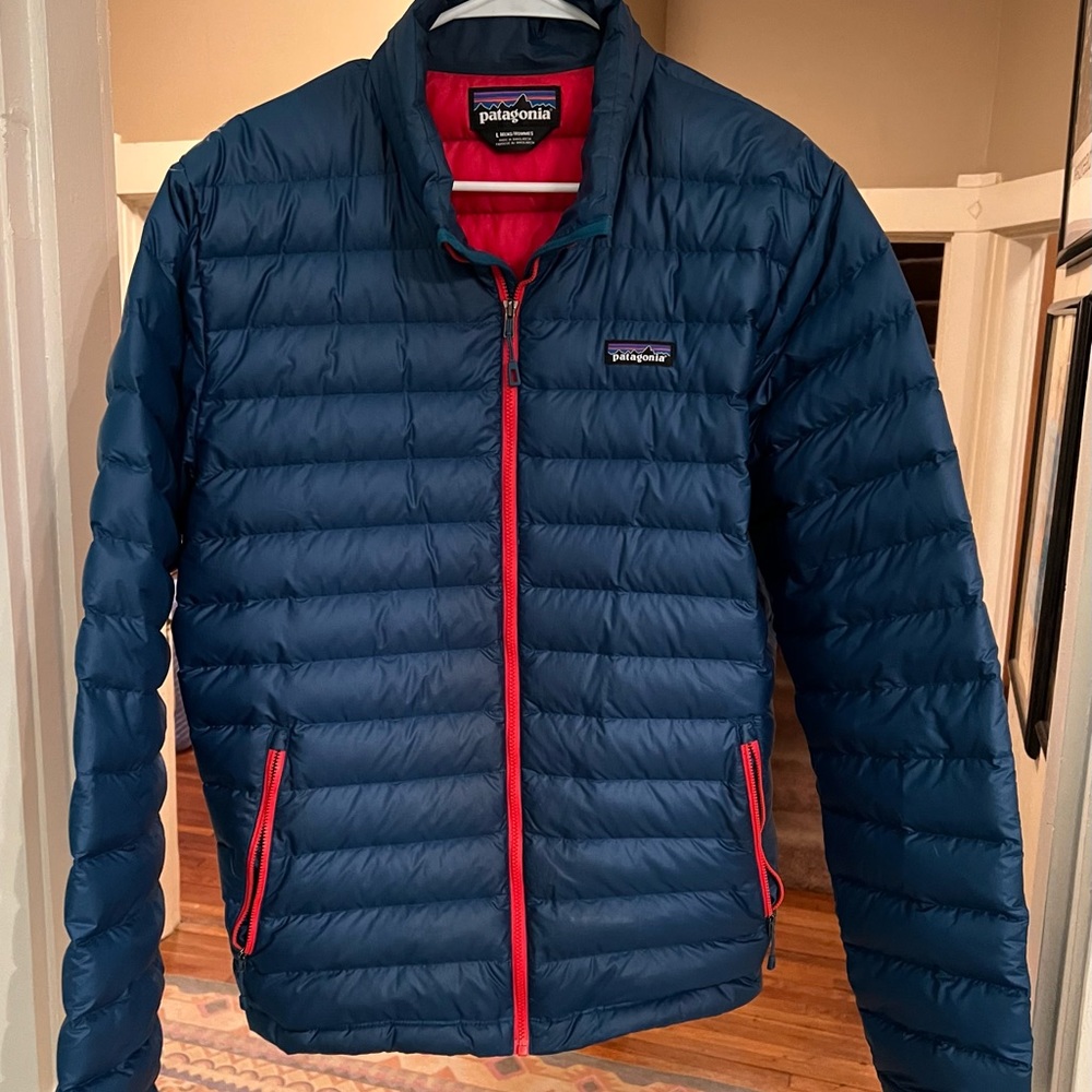 Patagonia Down Sweater Jacket Large Blue with Red Zippers EUC